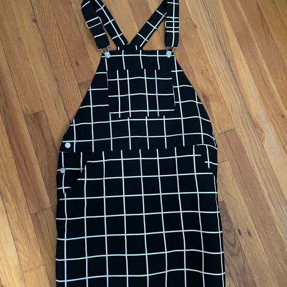 Overall dress - Picture 5 of 6